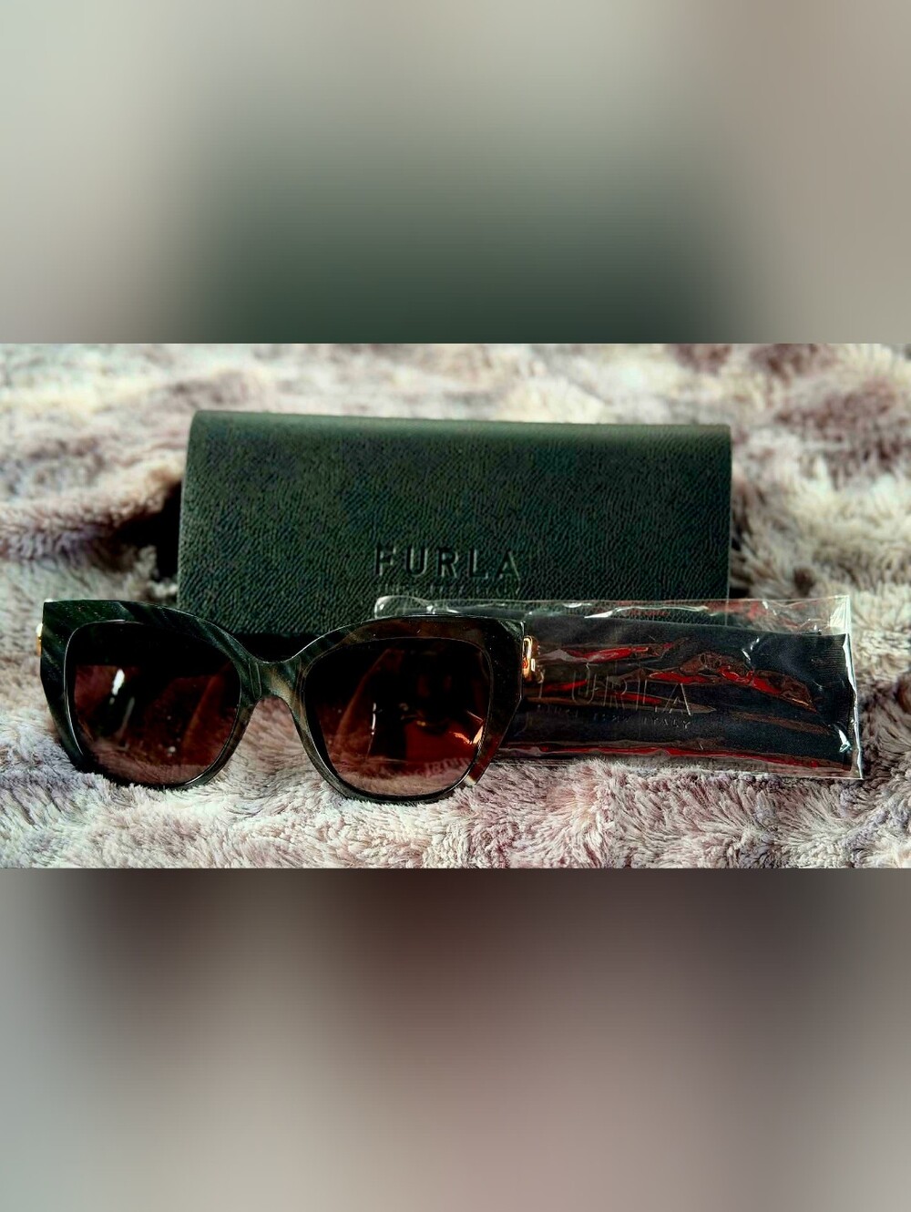 Furla Butterfly Sunglasses Smoke Gradient Lenses Shiny Black Mother of Pearl NEW - Picture 5 of 7